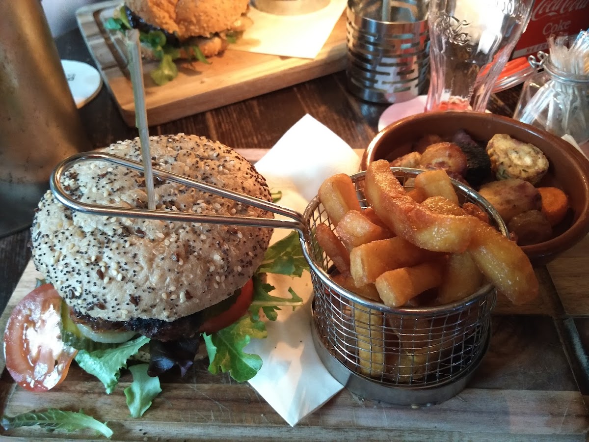Double B -Bar & Kitchen-