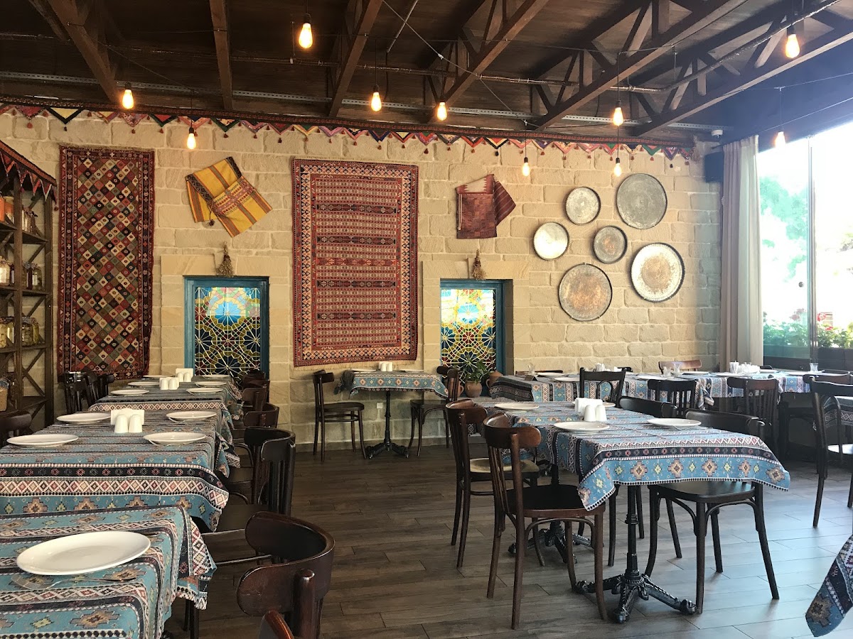 Qaynana Restaurant