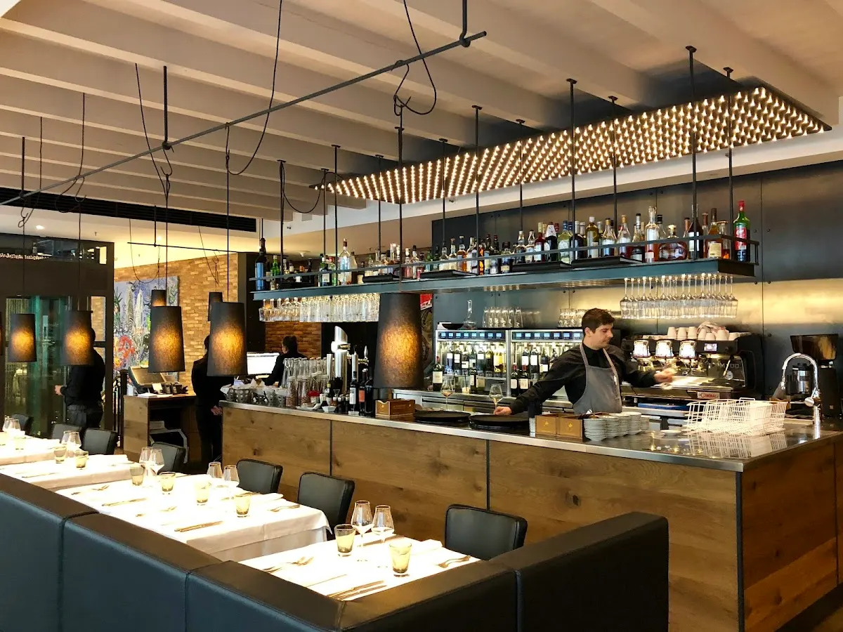 Chez Philippe - Bar Grill