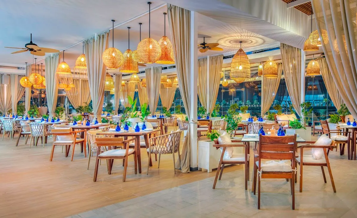 West Bay Lounge Abu Dhabi Corniche