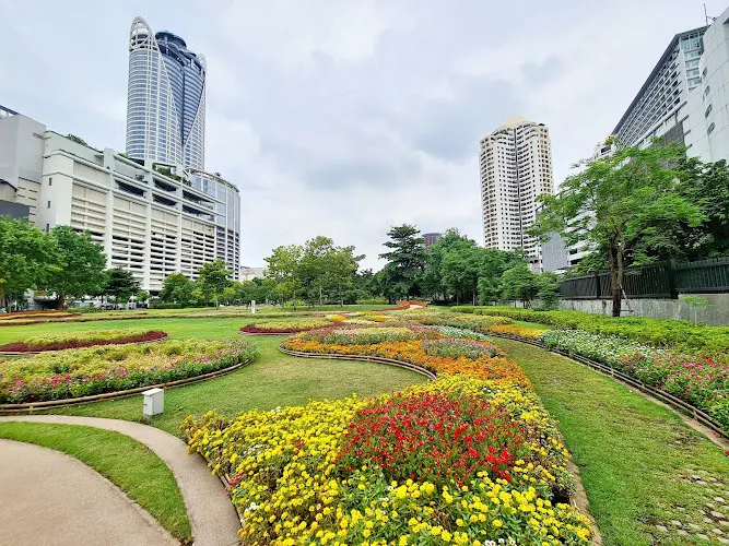 Pathum Wananurak Park