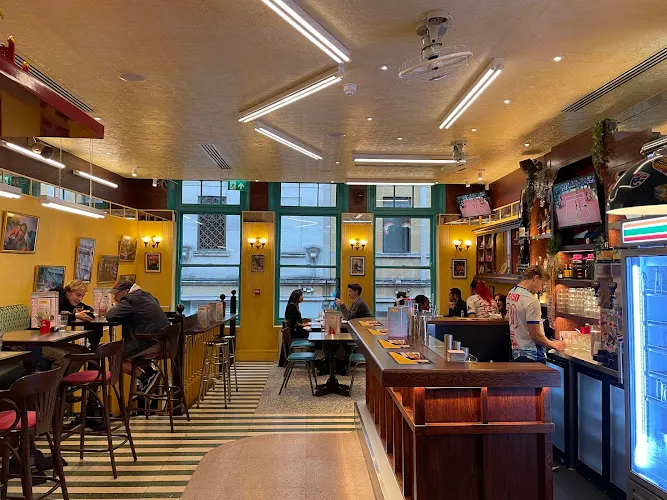 Speedboat Bar