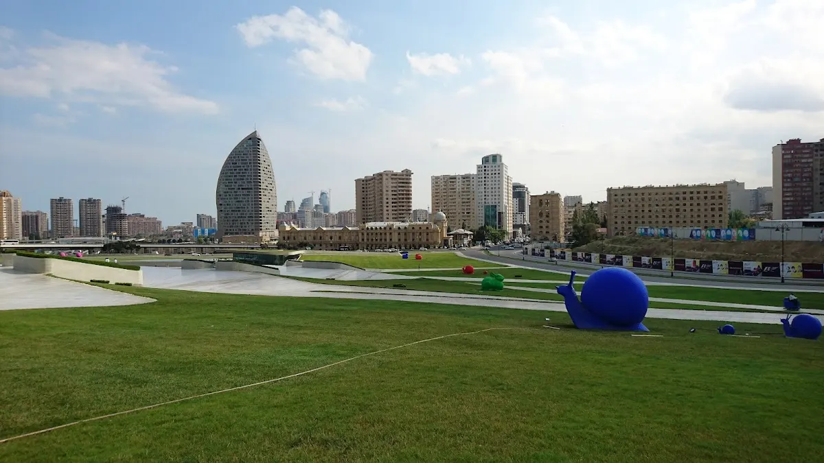 Heydar Aliyev Center Park