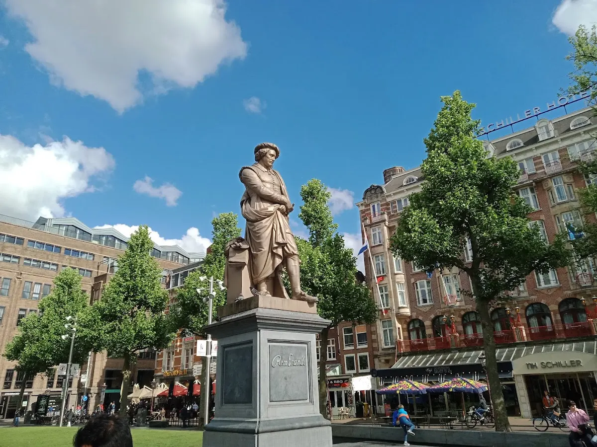 Rembrandt Monument
