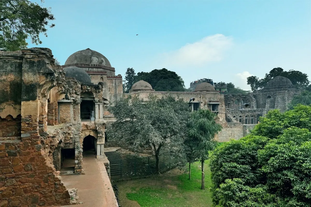 Hauz Khas Complex
