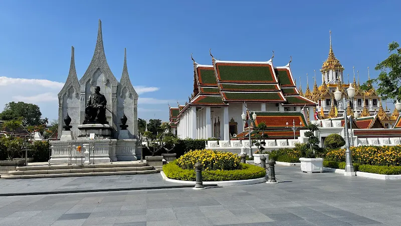 Statue of King Rama III